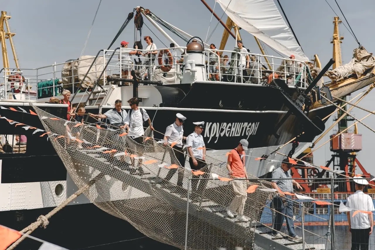 Открытое море: 80 лет морской истории